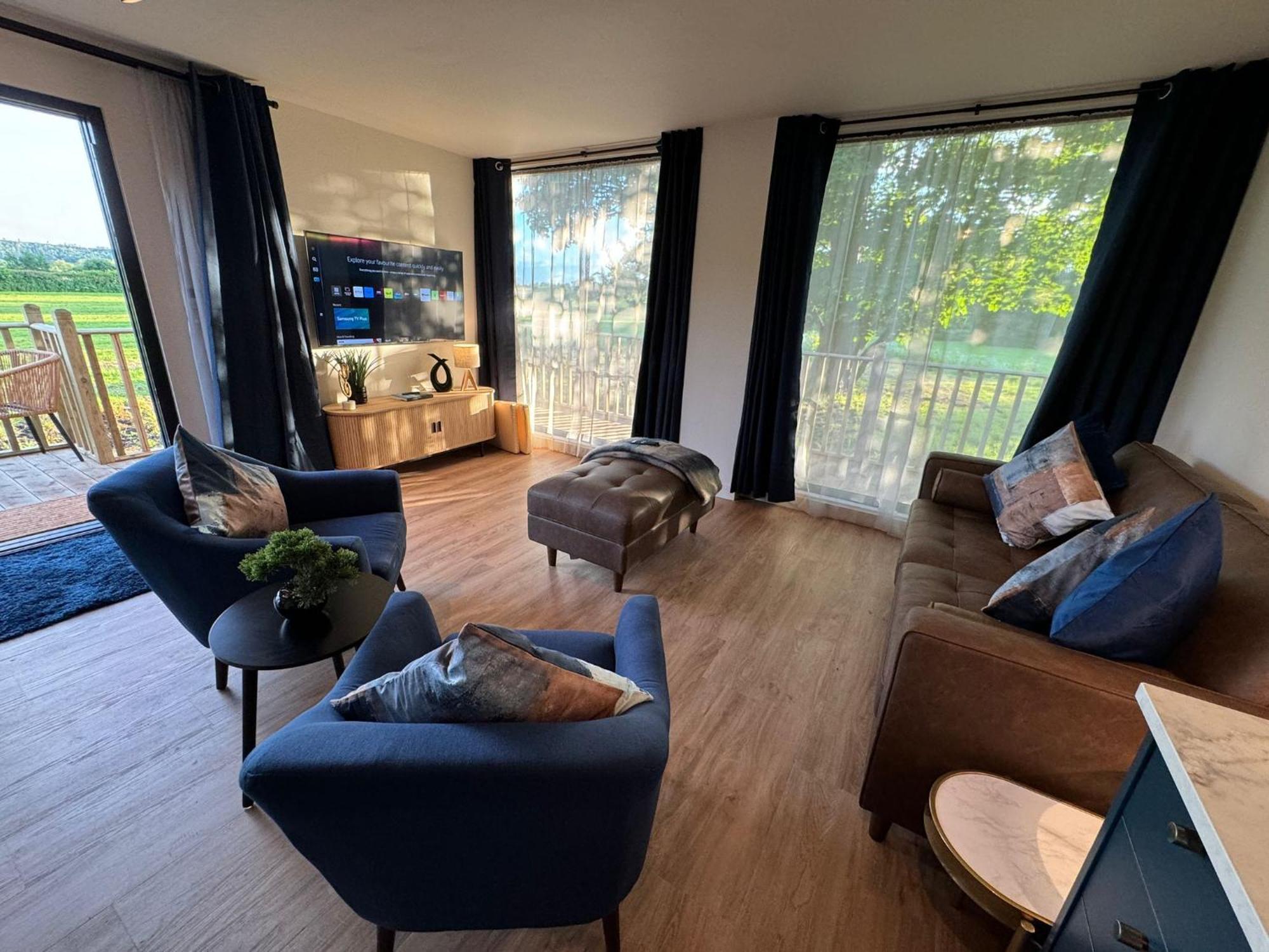 Unbox At Poplar Tree Villa Durham Exterior foto