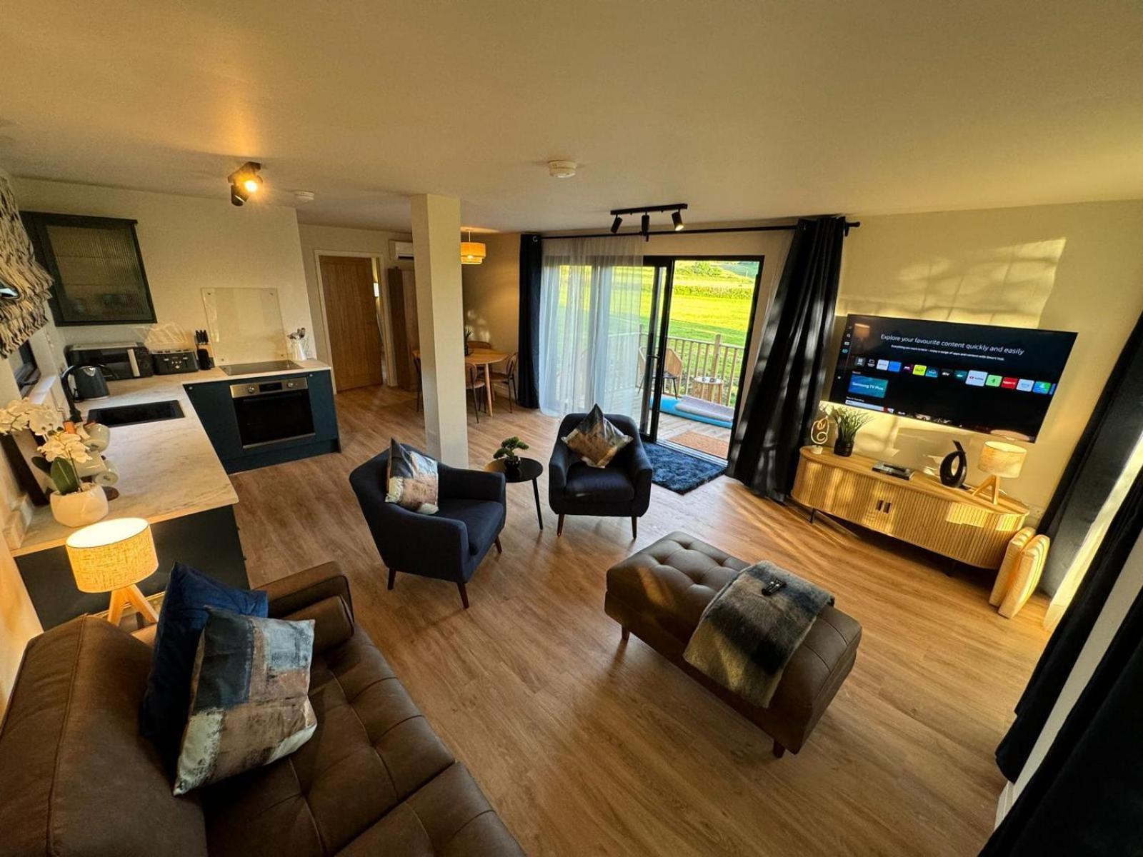 Unbox At Poplar Tree Villa Durham Exterior foto