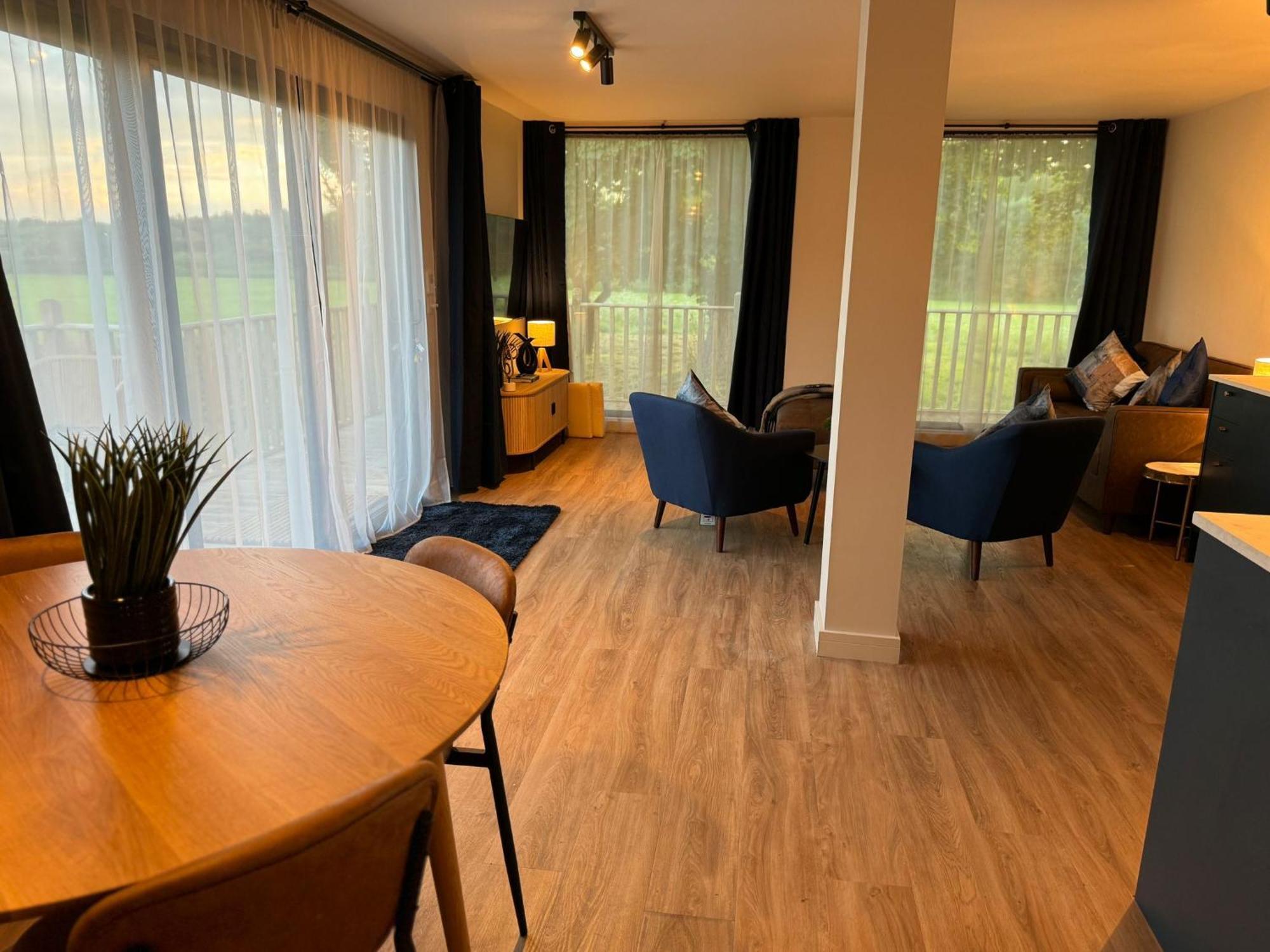 Unbox At Poplar Tree Villa Durham Exterior foto