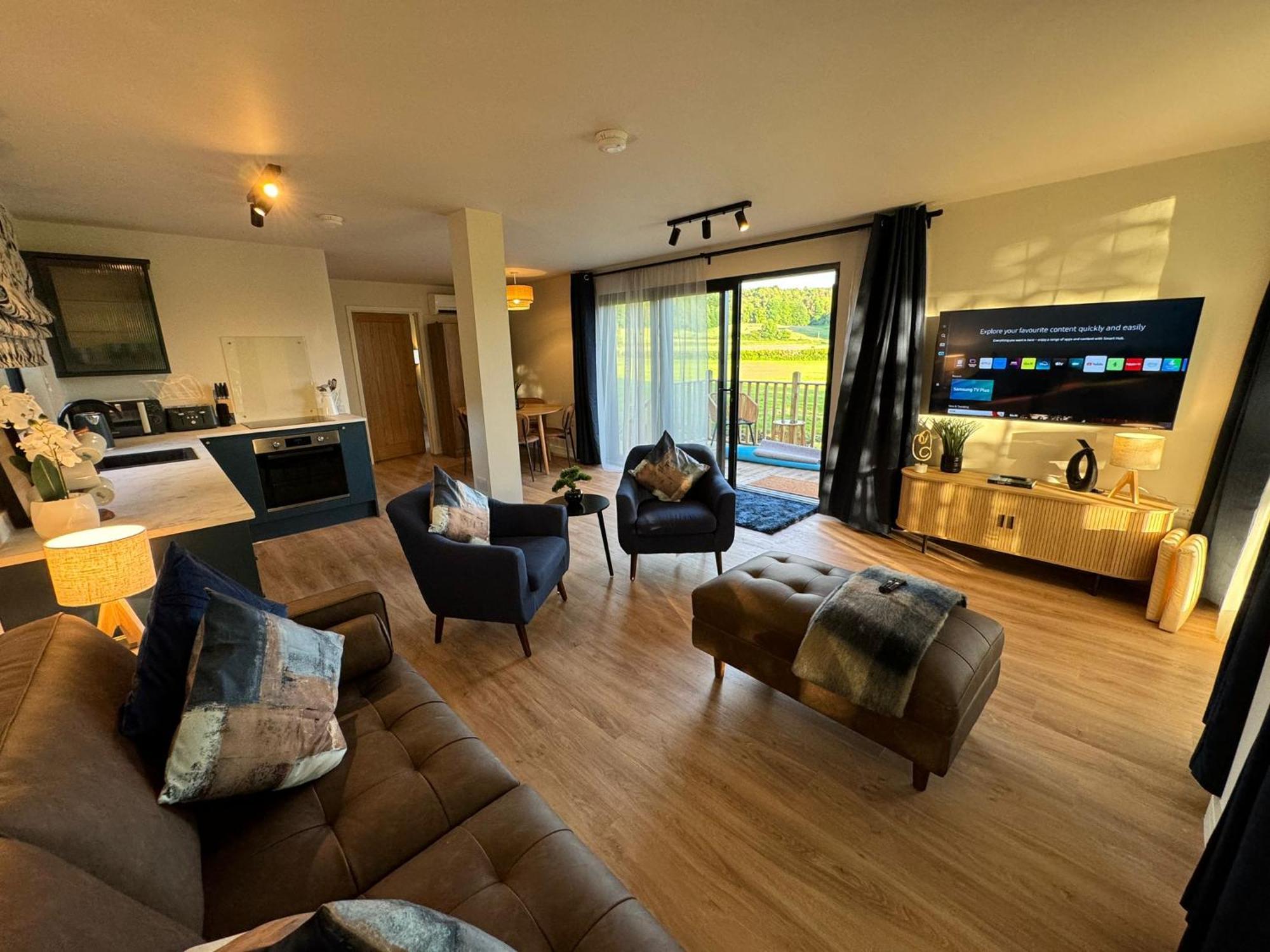 Unbox At Poplar Tree Villa Durham Exterior foto